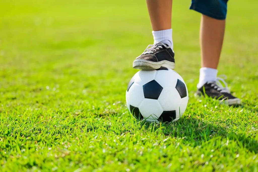 فوائد تدريب كرة القدم للأطفال